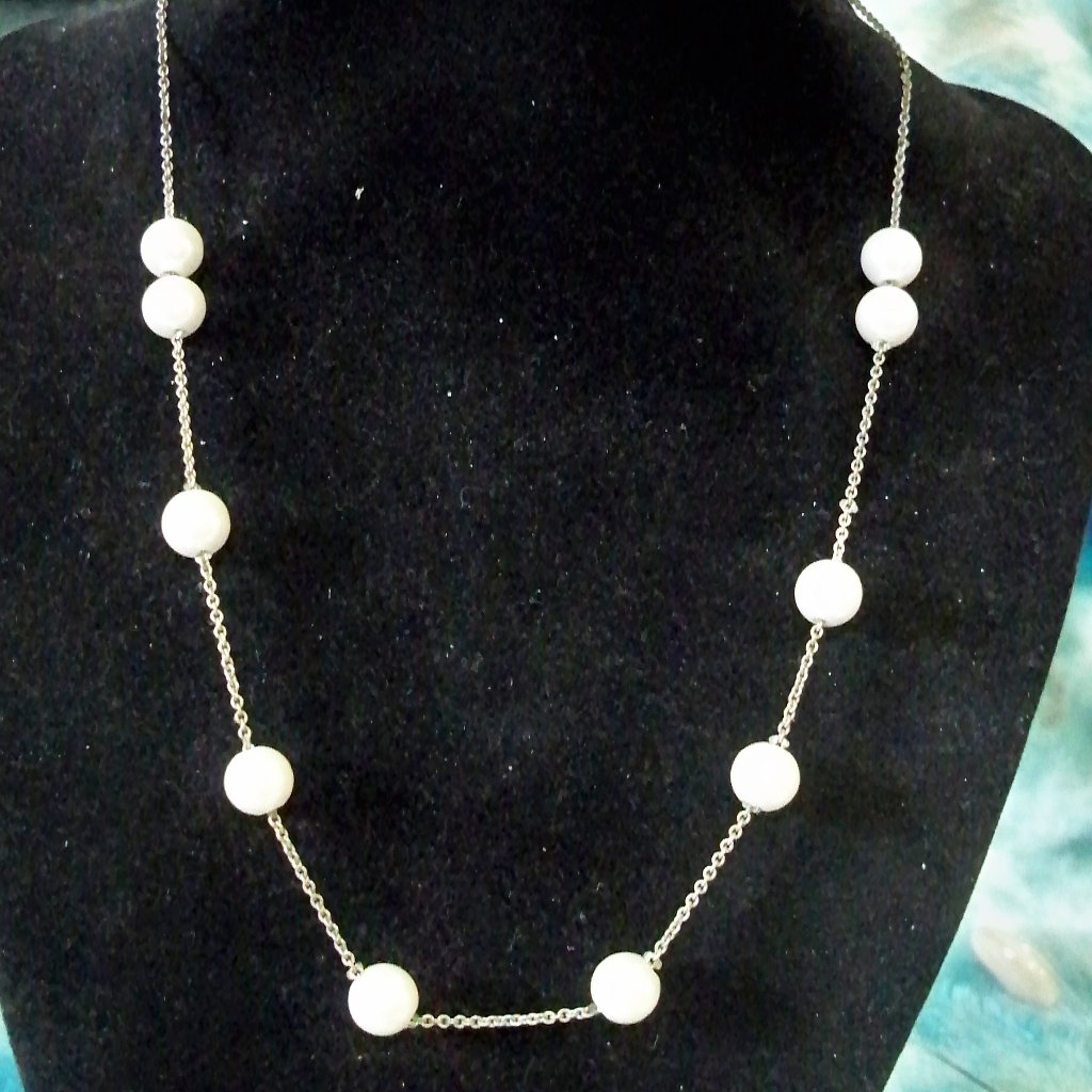 Necklace Gold Tone With Gold Tone Balls Necklace Gold Tone With Gold Tone Balls